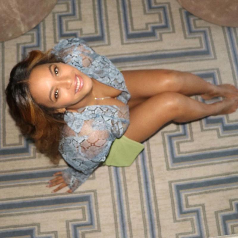 Check Out Beyonce In 5 Unbelievable Ways