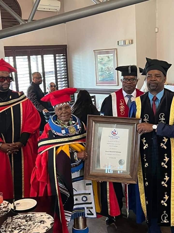 Esther Mahlangu 87 South African artist Doctorates degree