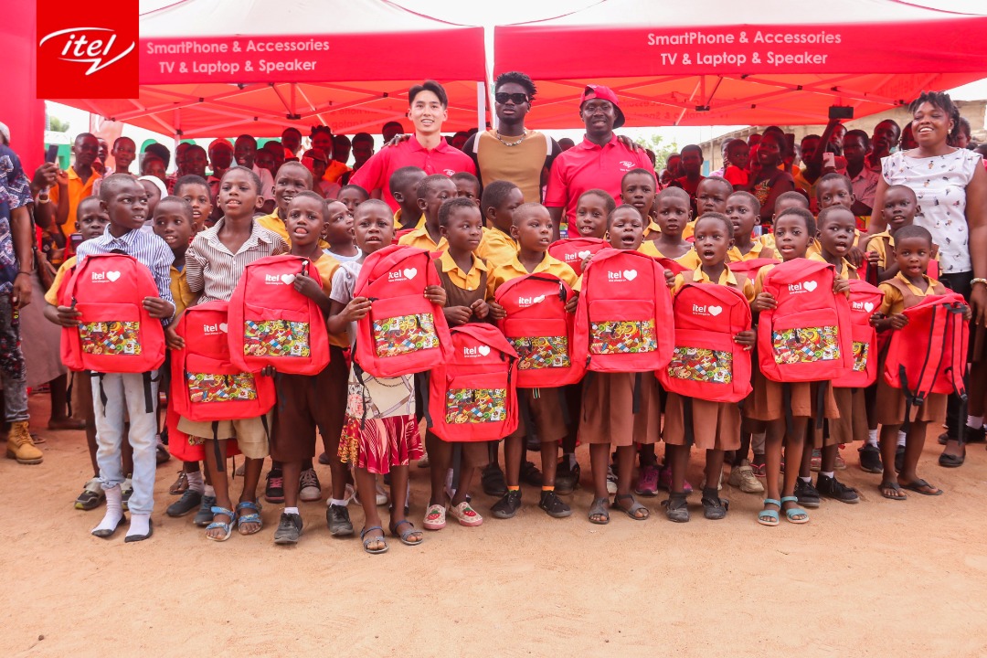 Itel-Ghana-Donates-Library-and