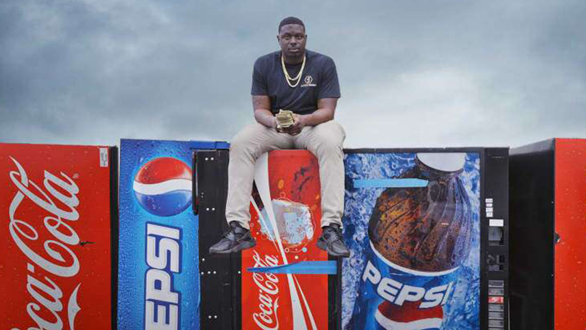 How this 31-year-old turned his side hustle into a $300,000 vending machine business: ‘I only work 4 hours a week’