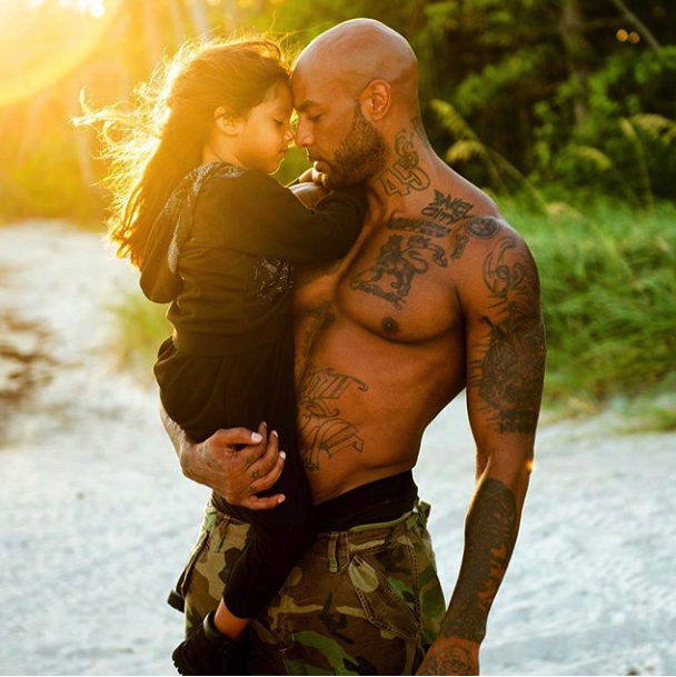 Belle Photo De Famille De Booba Et Sa Fille